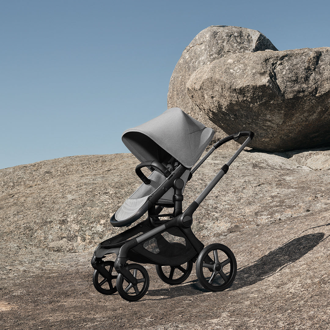 Bugaboo Fox 5 Renew Complete & Free Bugaboo Giraffe Baby Rocker - Graphite/Moon-Grey